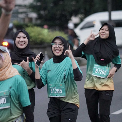 Race photo from BAUR RUN 2025