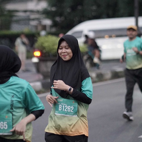 Race photo from BAUR RUN 2025