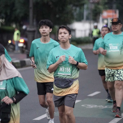Race photo from BAUR RUN 2025