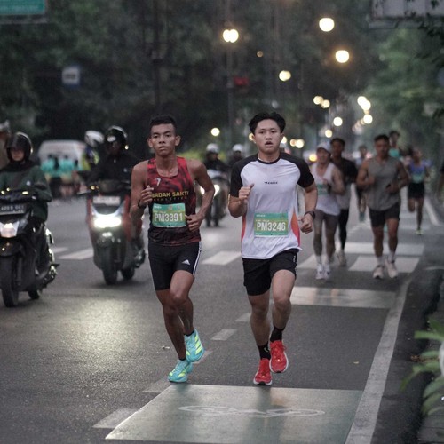 Race photo from BAUR RUN 2025