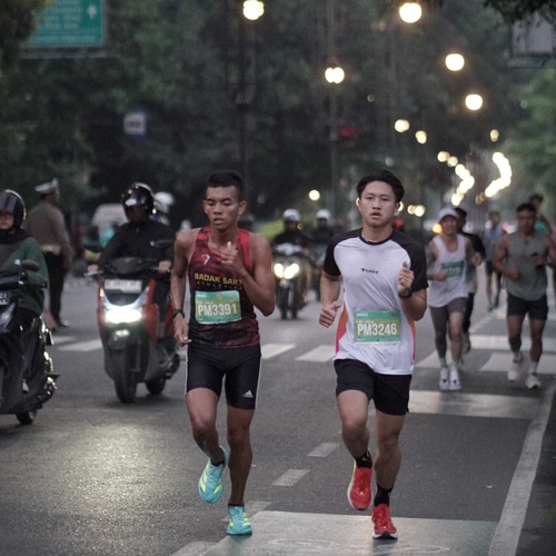 Race photo from BAUR RUN 2025