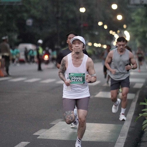 Race photo from BAUR RUN 2025