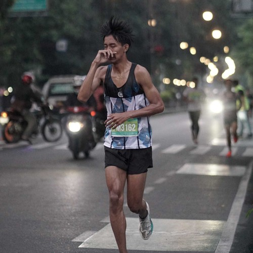 Race photo from BAUR RUN 2025