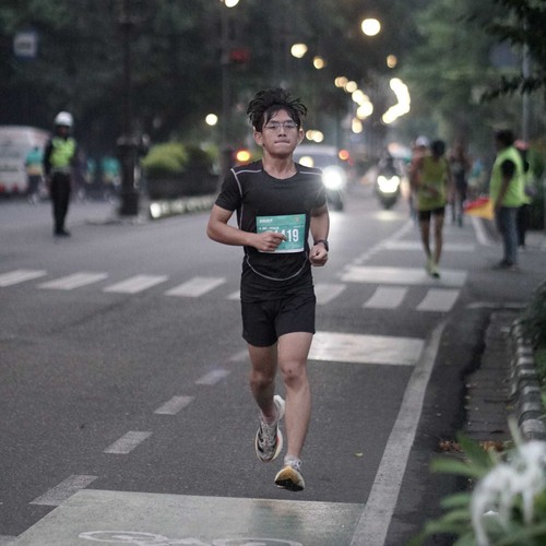 Race photo from BAUR RUN 2025