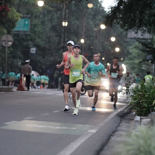 Race photo from BAUR RUN 2025
