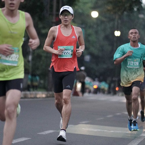 Race photo from BAUR RUN 2025