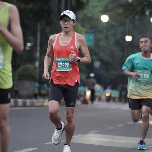 Race photo from BAUR RUN 2025