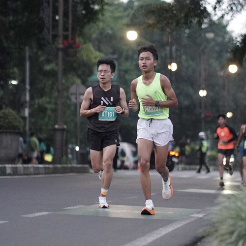 Race photo from BAUR RUN 2025