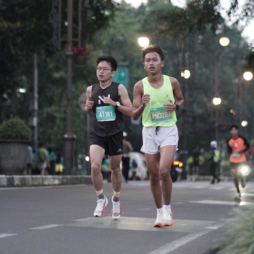 Race photo from BAUR RUN 2025