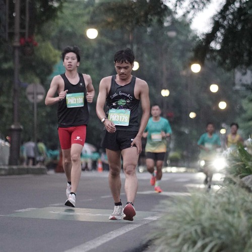Race photo from BAUR RUN 2025