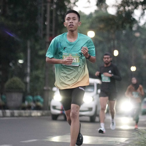 Race photo from BAUR RUN 2025