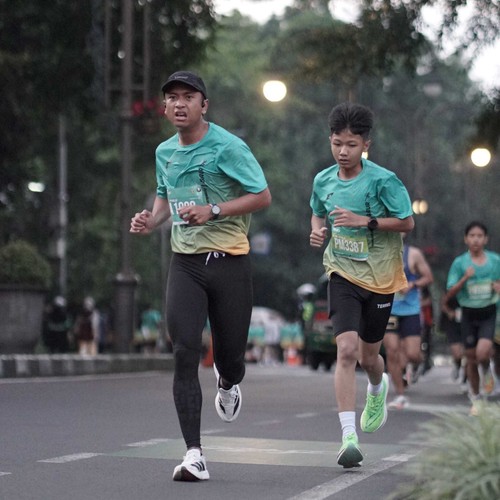 Race photo from BAUR RUN 2025