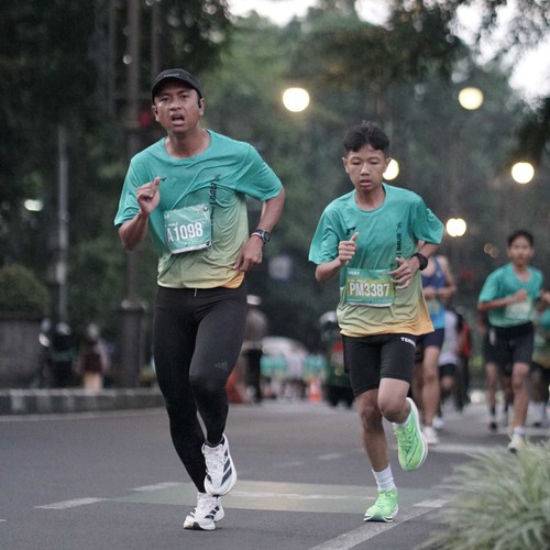 Race photo from BAUR RUN 2025