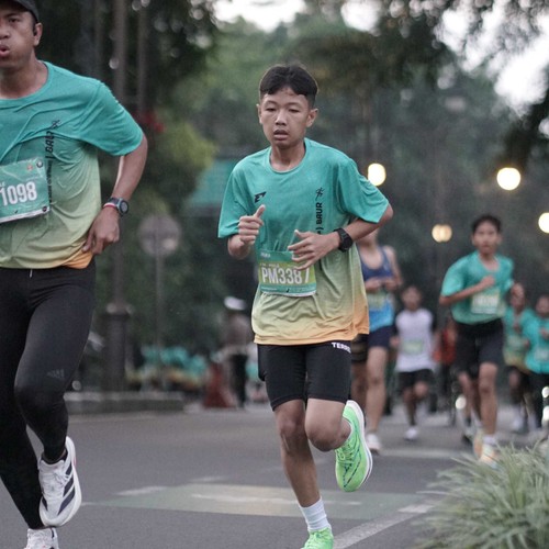 Race photo from BAUR RUN 2025