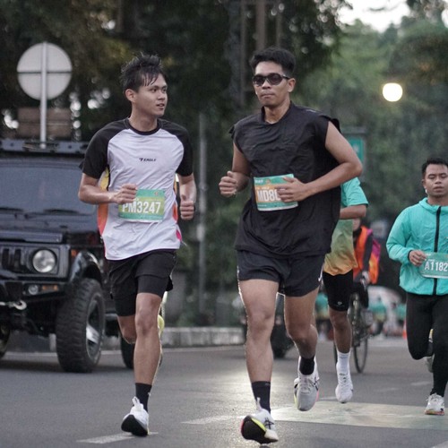Race photo from BAUR RUN 2025