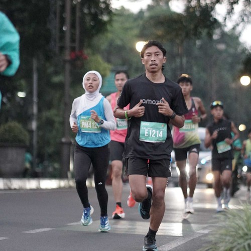 Race photo from BAUR RUN 2025