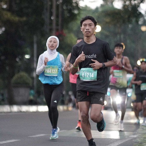 Race photo from BAUR RUN 2025