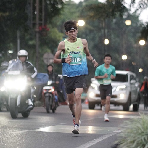 Race photo from BAUR RUN 2025