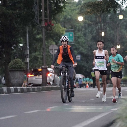 Race photo from BAUR RUN 2025