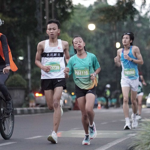 Race photo from BAUR RUN 2025