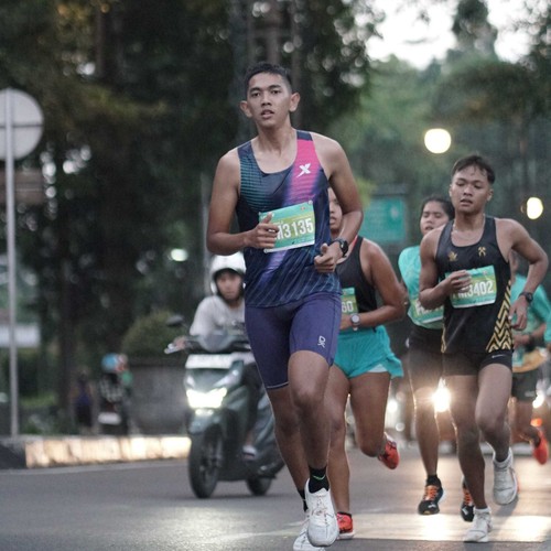 Race photo from BAUR RUN 2025