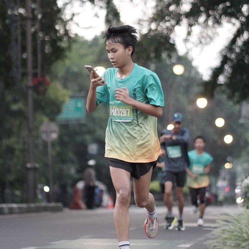 Race photo from BAUR RUN 2025