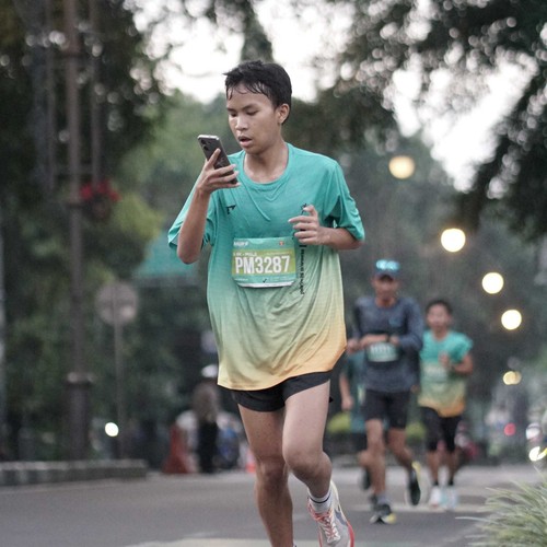 Race photo from BAUR RUN 2025