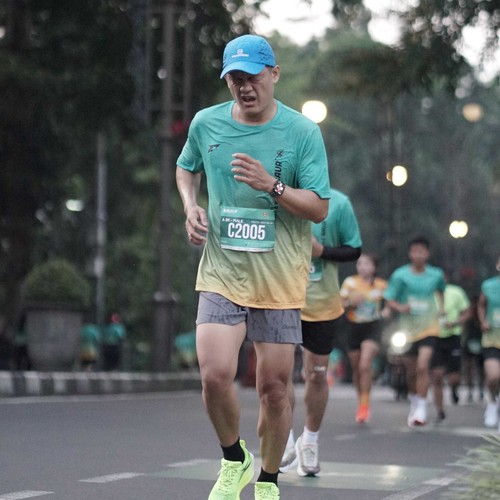 Race photo from BAUR RUN 2025