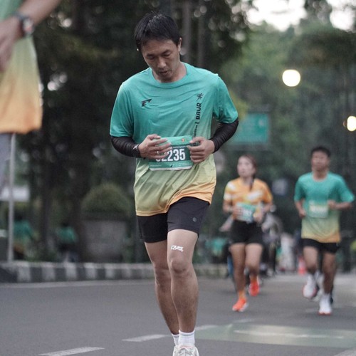 Race photo from BAUR RUN 2025