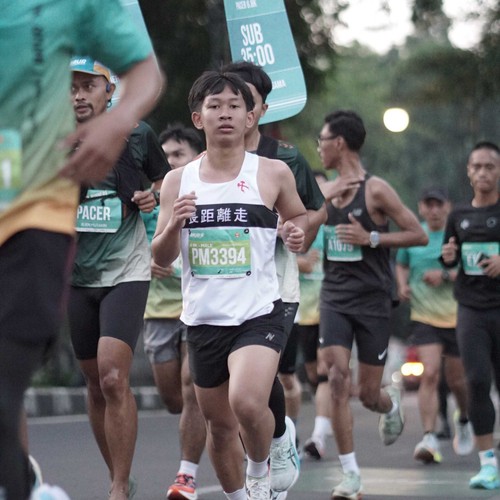 Race photo from BAUR RUN 2025
