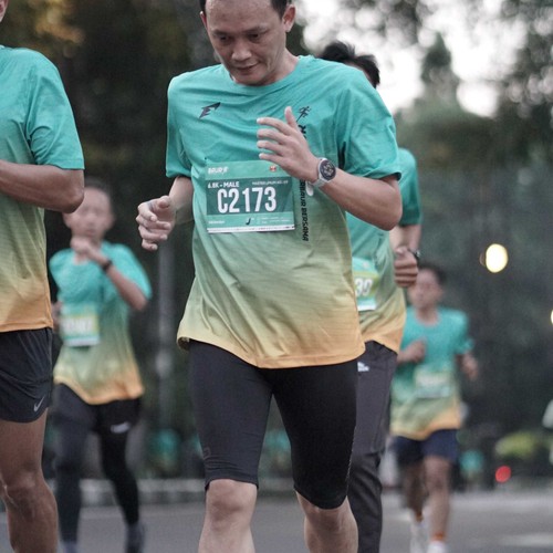Race photo from BAUR RUN 2025