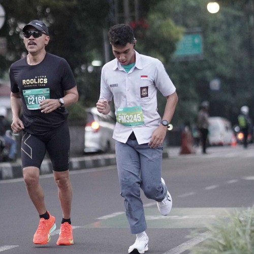 Race photo from BAUR RUN 2025