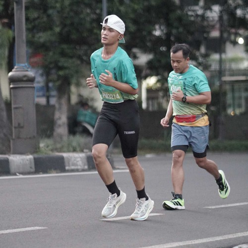 Race photo from BAUR RUN 2025