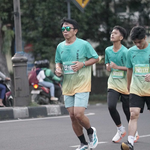 Race photo from BAUR RUN 2025