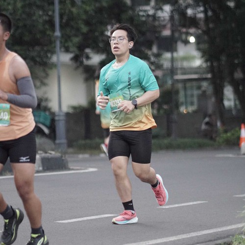 Race photo from BAUR RUN 2025