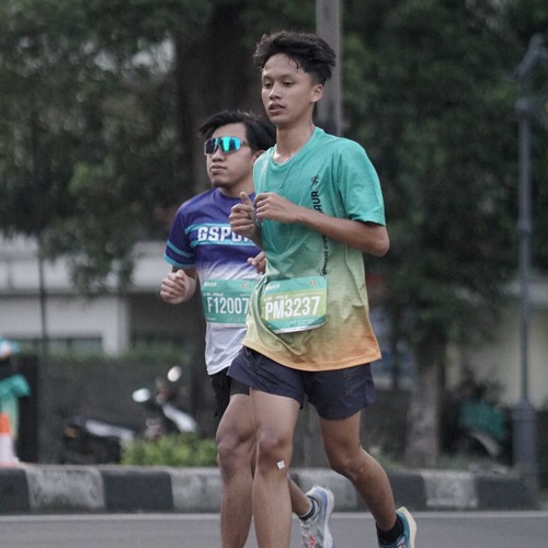 Race photo from BAUR RUN 2025
