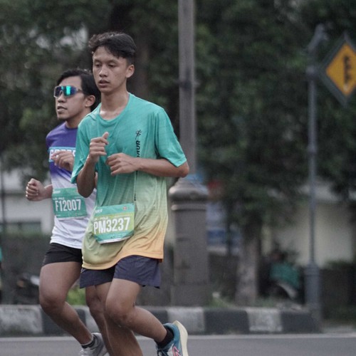 Race photo from BAUR RUN 2025