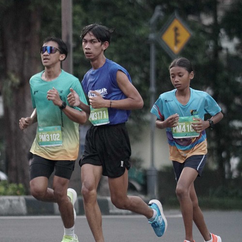 Race photo from BAUR RUN 2025