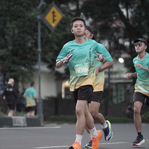 Race photo from BAUR RUN 2025