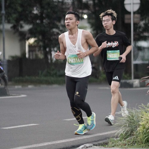 Race photo from BAUR RUN 2025