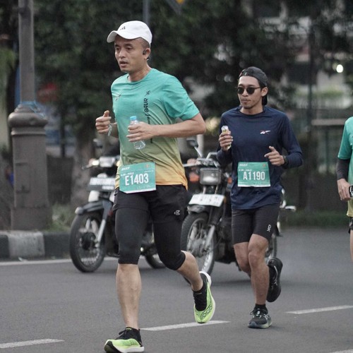Race photo from BAUR RUN 2025