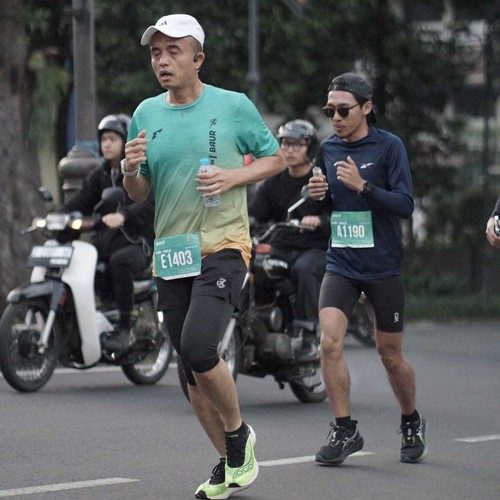 Race photo from BAUR RUN 2025