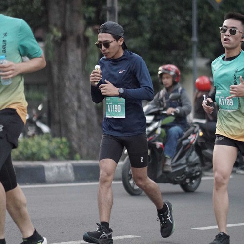 Race photo from BAUR RUN 2025