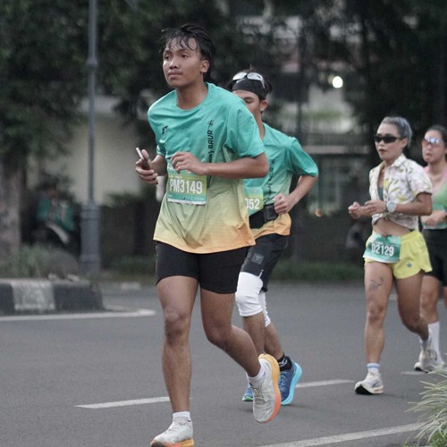 Race photo from BAUR RUN 2025
