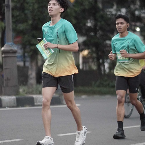 Race photo from BAUR RUN 2025