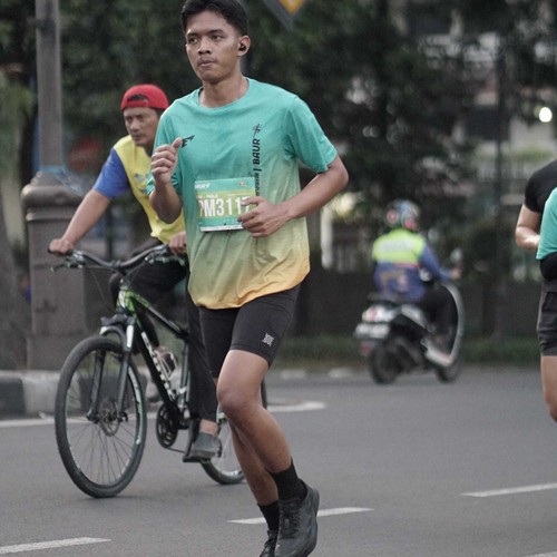 Race photo from BAUR RUN 2025