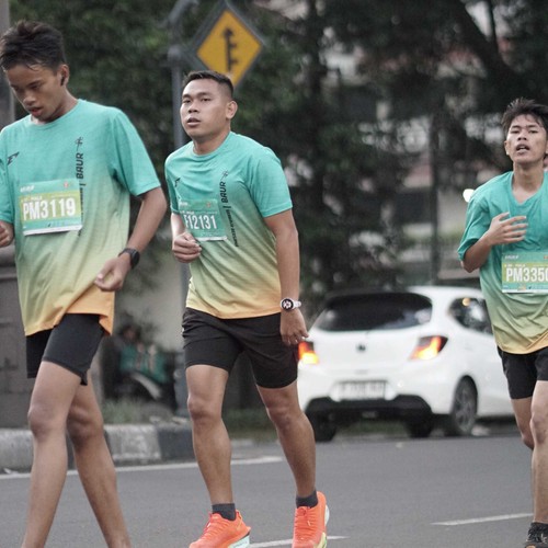 Race photo from BAUR RUN 2025