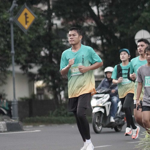 Race photo from BAUR RUN 2025