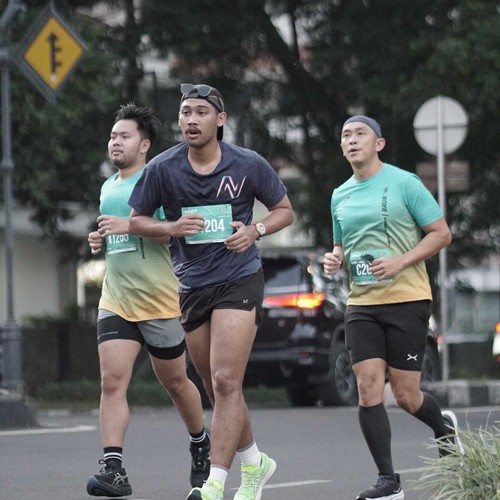 Race photo from BAUR RUN 2025
