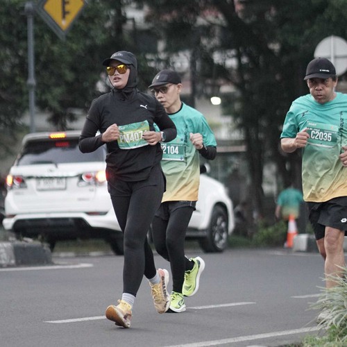 Race photo from BAUR RUN 2025